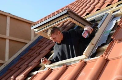 Pose de fenêtres de toit Velux au Tour-du-Parc